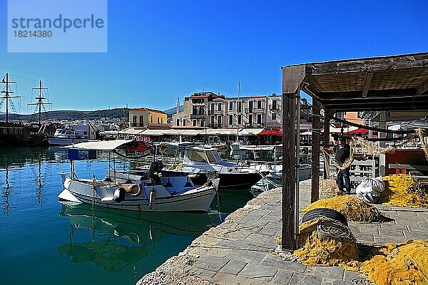 Hafenstadt Rethymno  Boote im venezianischen Hafen  Kreta  Griechenland  Europa