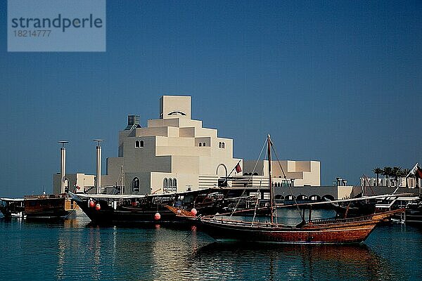 Museum für islamische Kunst  Doha  gilt als bedeutenstes Museum für islamische Kunst in Arabien  Wahrzeichen der Stadt Doha  Qatar  Katar  Asien