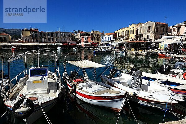 Hafenstadt Rethymno  Boote im Venezianischen Hafen  Kreta  Griechenland  Europa