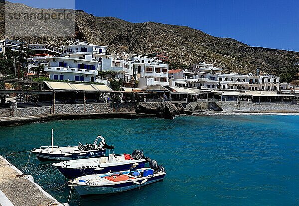 Chora Sfakion ist ein Küstenort im Süden der Insel Kreta mit kleinem Hafen am Libyschen Meer  Kreta  Griechenland  Europa