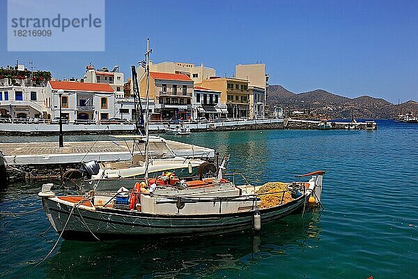 Agios Nikolaos  Stadtzentrum am Voulismeni-See  Kreta  Griechenland  Europa