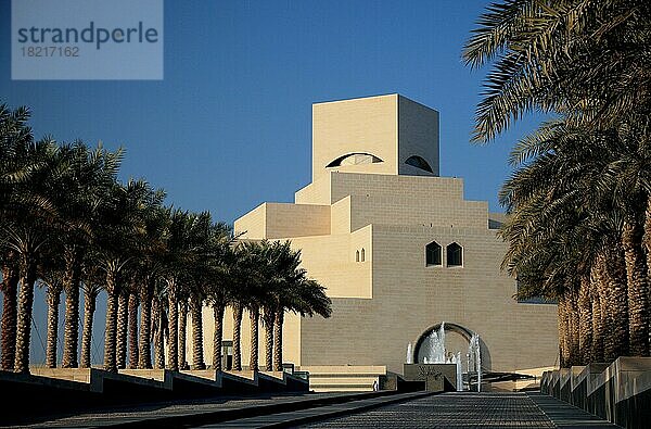 Museum für islamische Kunst  gilt als bedeutenstes Museum für islamische Kunst in Arabien  Wahrzeichen der Stadt Doha  Qatar  Katar  Asien