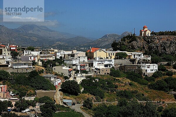 Ortschaft Sellia mit Kirche an der Südküste  Kreta  Griechenland  Europa