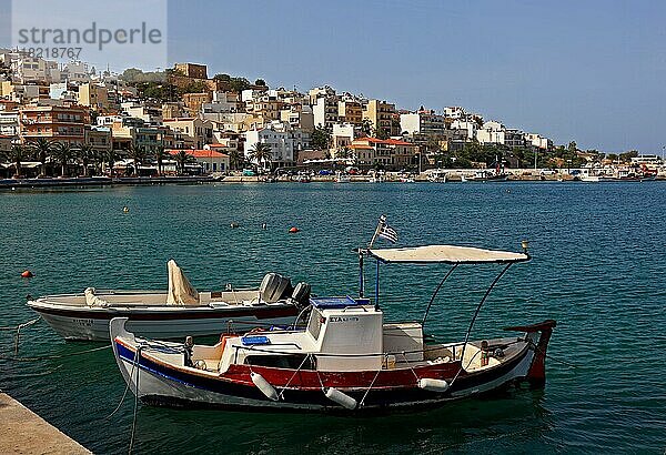 Sitia  kleine Hafenstadt im östlichen Teil der griechischen Insel Kreta am Kretischen Meer  Kreta  Griechenland  Europa