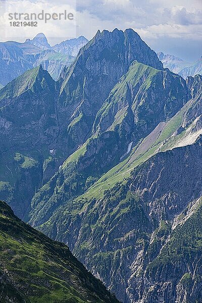 Bergpanorama vom Laufbacher-Eckweg zur Höfats  2259m  Allgäuer Alpen  Allgäu  Bayern  Deutschland  Europa