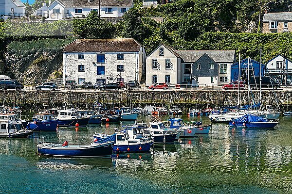 Porthleven Harbour  Porthleven  Helston  Cornwall  England  Großbritannien  Europa