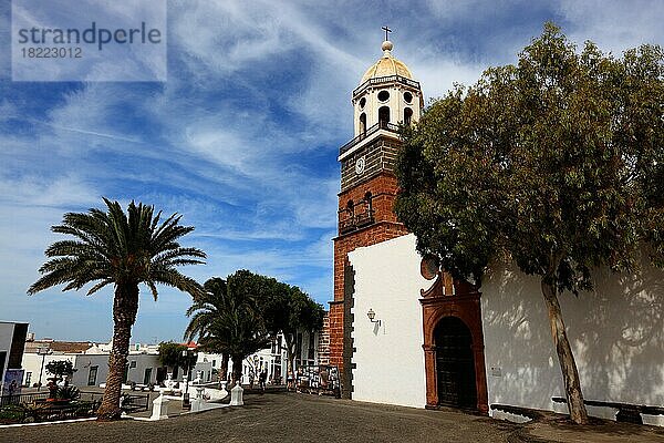 Kirche Nuestra Senora de Guadalupe am Hauptplatz  Teguise  Lanzarote  Kanarische Inseln  Spanien  Europa