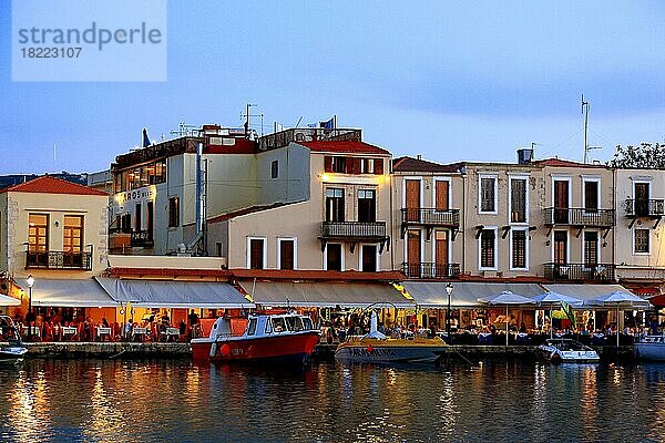 Hafenstadt Rethymno  Abendstimmung am Venezianischen Hafen  Kreta  Griechenland  Europa