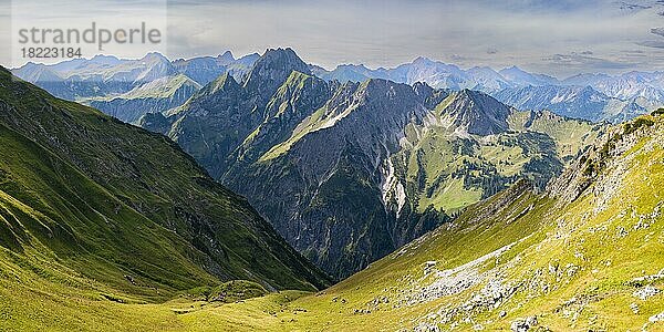 Bergpanorama vom Laufbacher-Eckweg zur Höfats  2259m  Allgäuer Alpen  Allgäu  Bayern  Deutschland  Europa