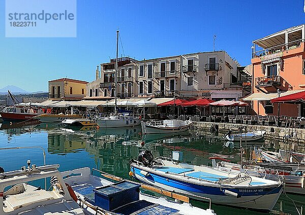 Hafenstadt Rethymno  Boote im venezianischen Hafen  Kreta  Griechenland  Europa