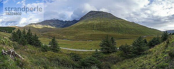 Landschaft bei Fairy Pools  Isle of Skye  Innere Hebriden  Schottland  Großbritannien  Europa