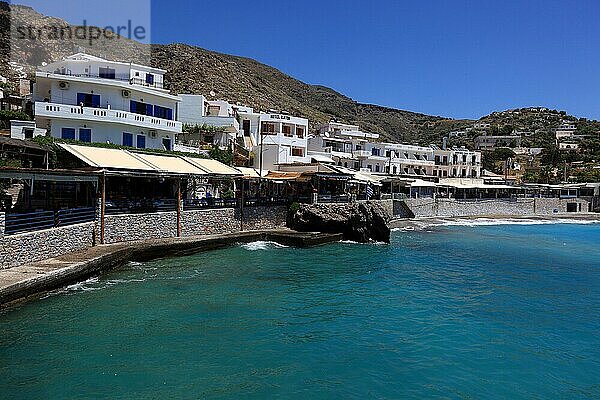 Chora Sfakion ist ein Küstenort im Süden der Insel Kreta mit kleinem Hafen am Libyschen Meer  Kreta  Griechenland  Europa