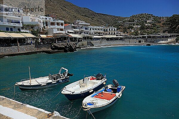 Chora Sfakion ist ein Küstenort im Süden der Insel Kreta mit kleinem Hafen am Libyschen Meer  Kreta  Griechenland  Europa