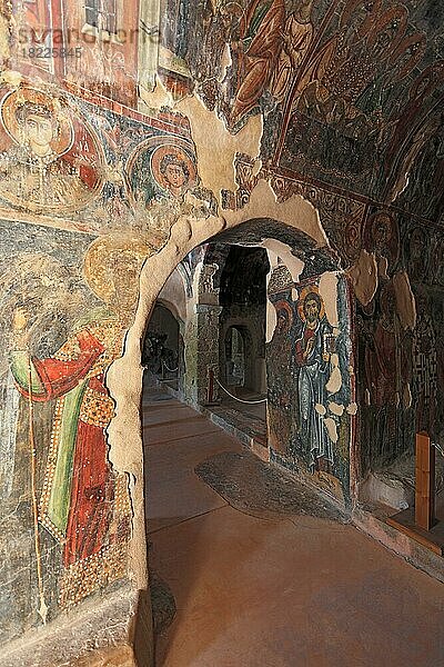 Byzantinische Kirche Panigia Kera bei Kritsa  gut erhaltene und restaurierte byzantinische Fresken in der dreischiffigen Kuppelkirche  Kreta  Griechenland  Europa