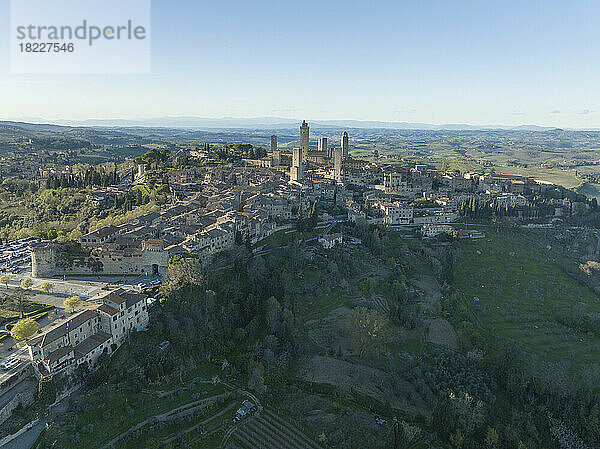 Stadt San Gimignano aus der Luft