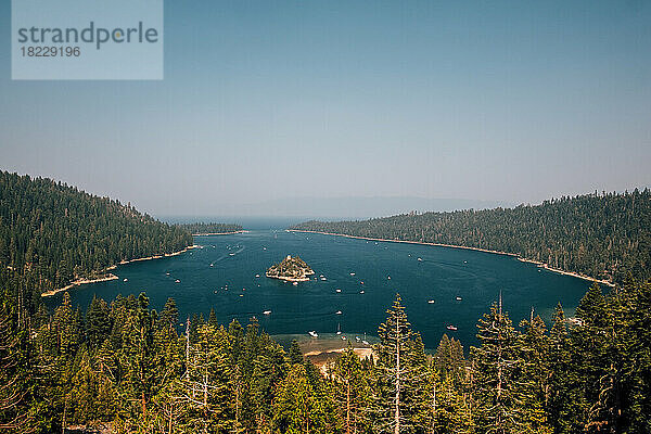 USA  Kalifornien  Landschaft mit der Emerald Bay von Lake Tahoe