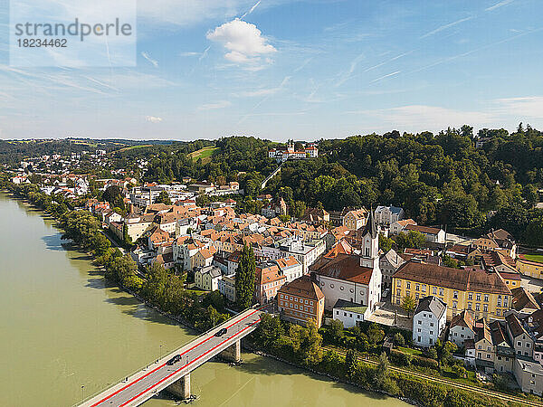 Deutschland  Bayern  Passau  Luftaufnahme der Rosenau im Sommer
