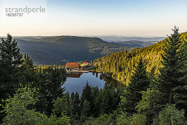 Germany  Baden-Wurttemberg  View of secluded hotel on shore of Mummelsee lake