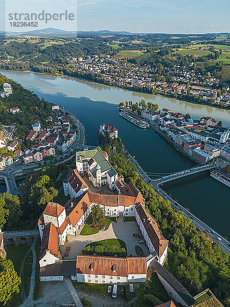 Deutschland  Bayern  Passau  Luftaufnahme der Festung Veste Oberhaus und der umliegenden Altstadt