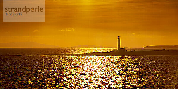 Großbritannien  Schottland  Sonntag  Panoramablick auf den Start Point Lighthouse in der stimmungsvollen Dämmerung