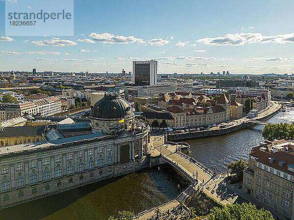 Deutschland  Berlin  Luftaufnahme des Bode-Museums auf der Museumsinsel