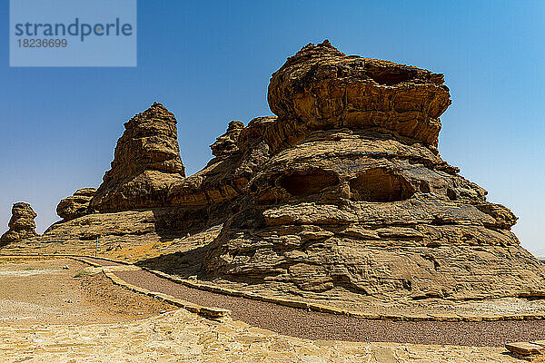 Saudi Arabia  Hail Province  Jubbah  Sandstone outcrops of Jebel Umm Sanman