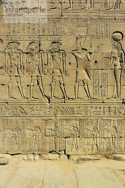Ägypten  Gouvernement Assuan  Edfu  Hieroglyphen im Tempel von Edfu