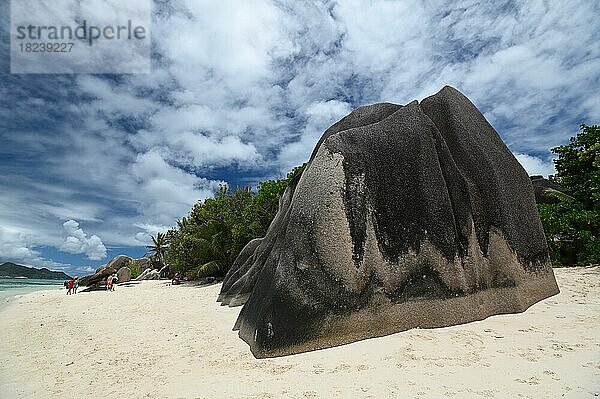 Granitfelsen am Strand der Anse Source dArgent  La Digue  Seychellen  Afrika