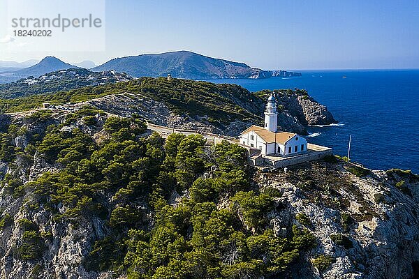 Luftaufnahme  Leuchtturm Far de Capdepera mit Steilküste  Cala Ratjada  Mallorca  Balearische Inseln  Spanien  Europa