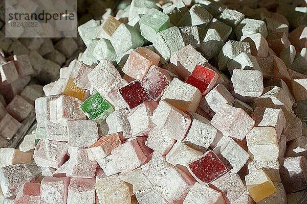 Eine Ladung traditioneller türkischer Lokum-Bonbons