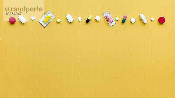 Draufsicht verschiedene Pillenreihe mit Kopierraum. Auflösung und hohe Qualität schönes Foto