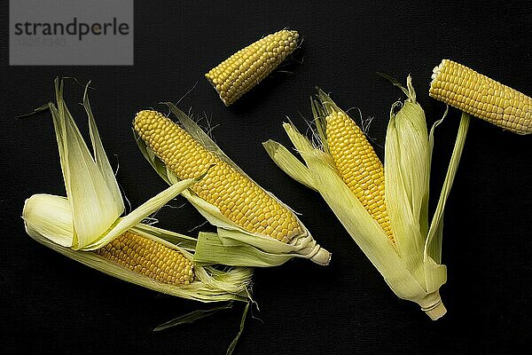 Draufsicht frischer Mais Zusammensetzung. Auflösung und hohe Qualität schönes Foto