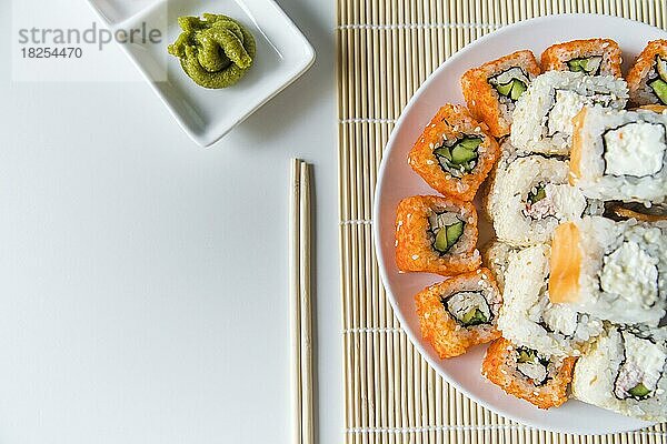 Draufsicht Sushi-Teller mit Wasabi. Auflösung und hohe Qualität schönes Foto
