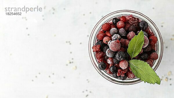 Draufsicht Smoothie mit gefrorenen Früchten. Auflösung und hohe Qualität schönes Foto