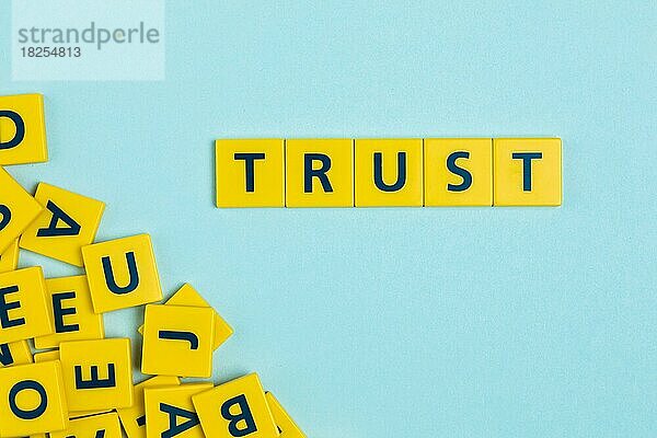 Vertrauen Wort Scrabble Fliesen. Auflösung und hohe Qualität schönes Foto