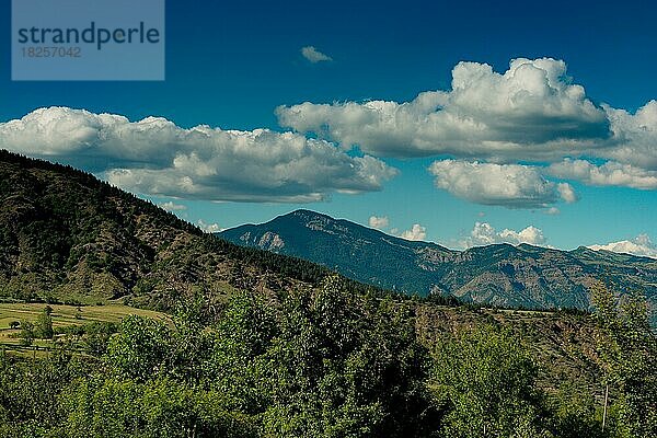 Blick auf die Berge im Hochland von Artvin in der Türkei