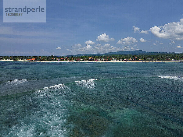 Luftaufnahme der Insel Nusa Lembongan  Indonesien