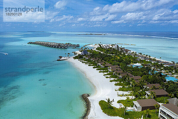 Luftaufnahme des Resorts auf den Malediven