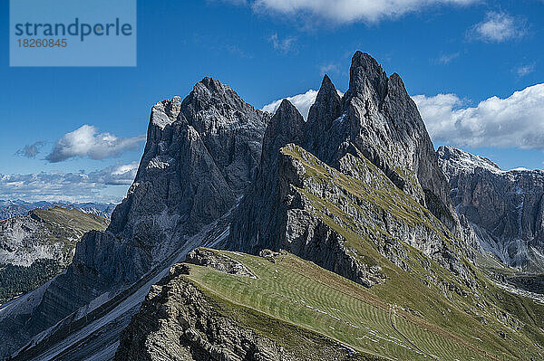 Seceda-Berggipfel in den majestätischen Dolomiten