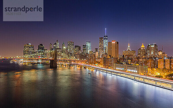FRD Drive East River Manhattan New York City Skyline bei Nacht