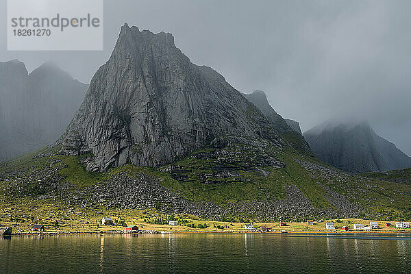 Kirkefjord  Moskenesøy  Lofoten  Norwegen