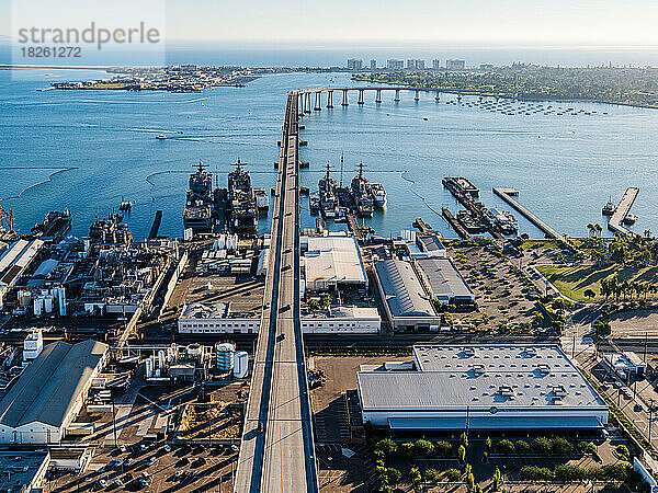 San Diego Coronado Bridge Navy Shipyard Luftaufnahmen