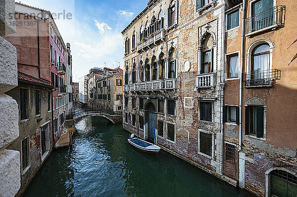 einer der Kanäle in der Stadt Venedig