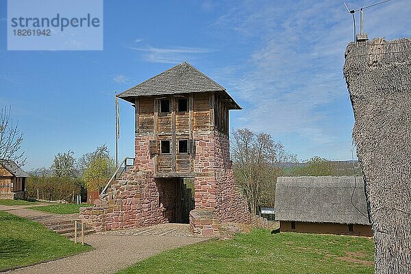 Wachturm als Rekonstruktion im Freilichtmuseum  Königspfalz  Tilleda  Kyffhäuser  Thüringen  Deutschland  Europa