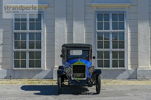 Oldtimer Dort Touring 1922  4 Zylinder  2300 ccm  30 PS  3 Gang  50 km h  1200 kg  blau  Österreich  Europa