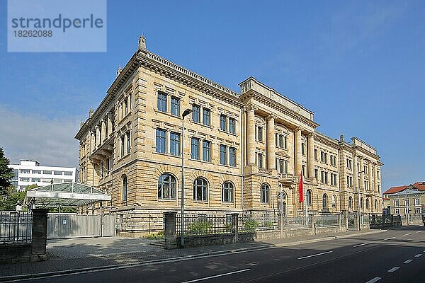 Klassizistisches Gebäude der Sparkasse  Meiningen  Thüringen  Deutschland  Europa