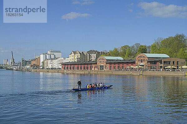 Ehemalige Speicherhäuser  Hafenstraße  Trave  Lübeck  Schleswig-Holstein  Deutschland  Europa