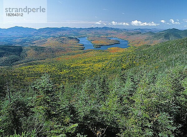 Blick vom Whiteface Mountain  Boreal Forest & Lake Placid  New York  USA  Nordamerika