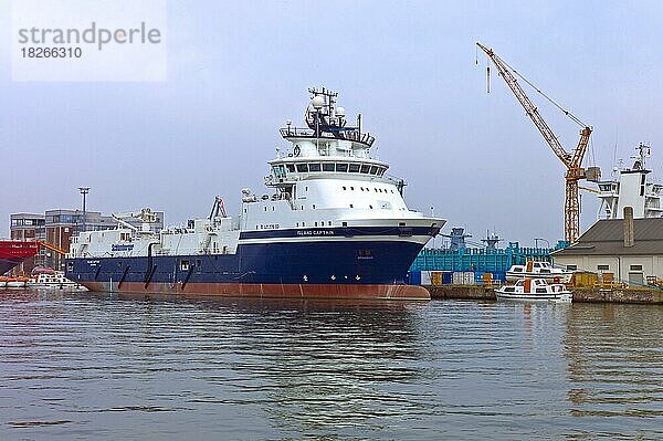 Versorgungsschiff Island Captain an der Pier der Lloyd Werft in Bremerhaven  Deutschland  Europa