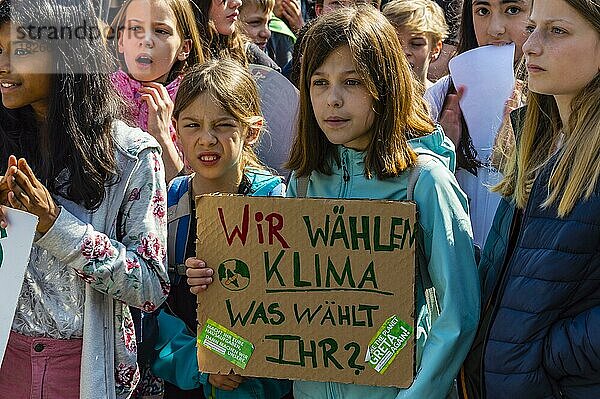 Demonstration Fridays for future am 24. Mai 2019 in Köln  Nordrhein-Westfalen  Deutschland  Europa
